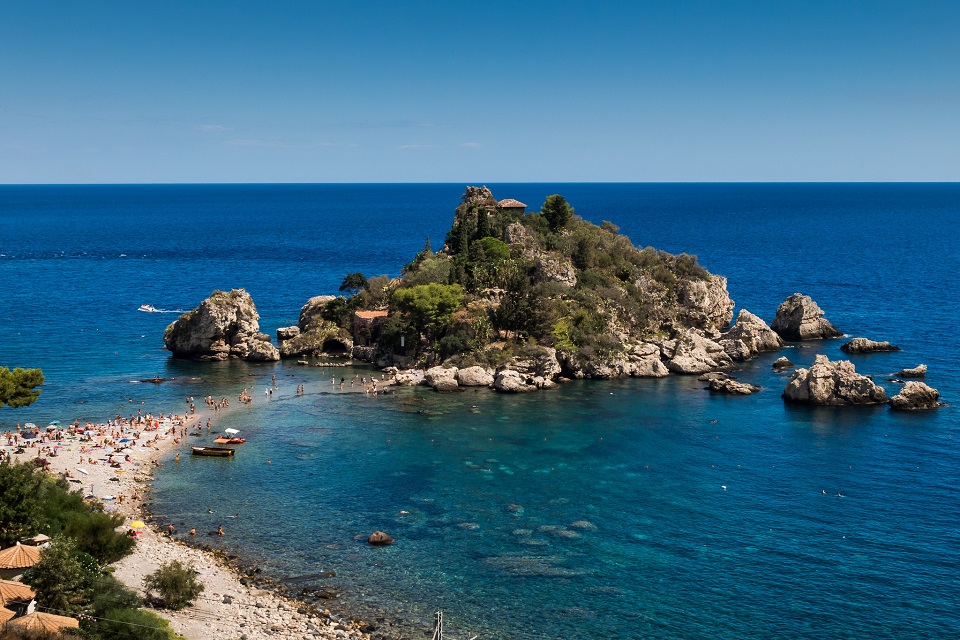 Estate 2016: la Sicilia batte Ibiza